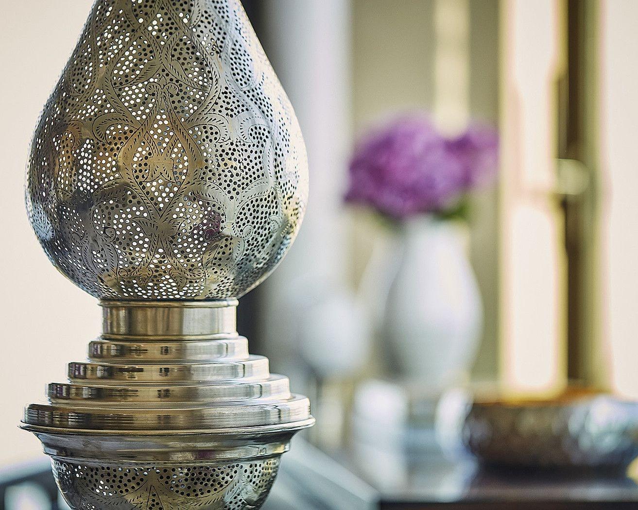 Four Seasons Hotel Касабланка Экстерьер фото A Moroccan candle holder