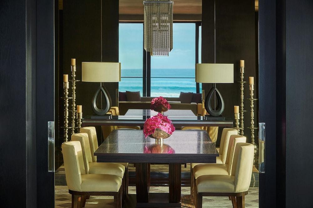 Four Seasons Hotel Касабланка Экстерьер фото A dining room at the Ritz-Carlton, DIFC